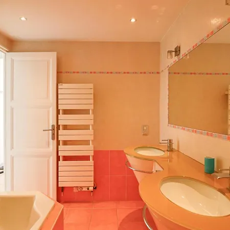 Superb Bright With Sea View Apartment Cannes