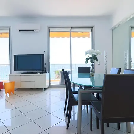 Apartamento Superb Bright With Sea View & Close To Center