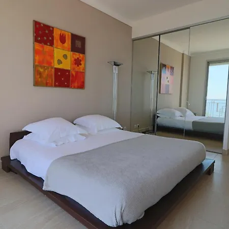 Superb Bright With Sea View & Close To Center *