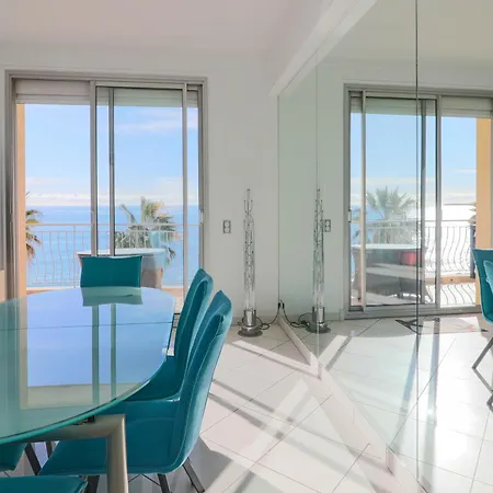Superb Bright With Sea View Apartmán